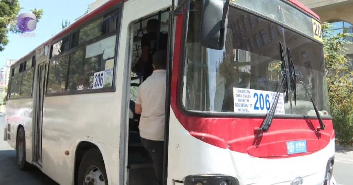 Sərnişinləri boğaza yığan 206 nömrəli avtobus Problem niyə həllini tapmır? VİDEO