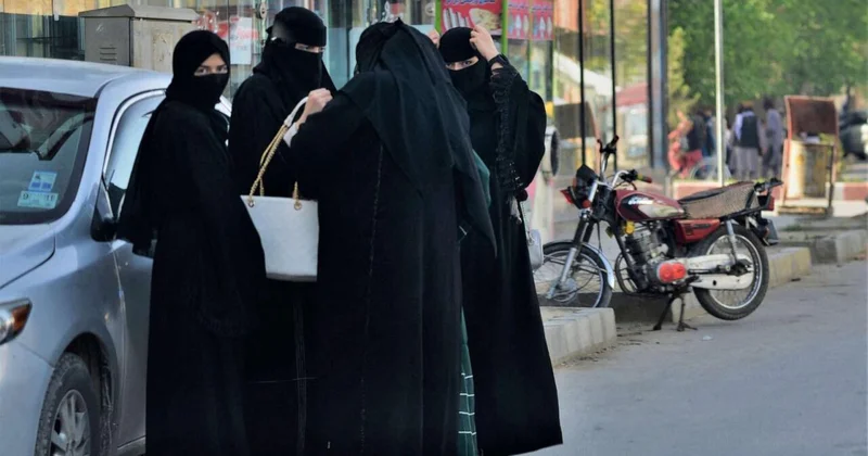 Taliban Kabildə yüzlərlə gözəllik salonunu bağlayıb minlərlə qadın işsiz qalıb