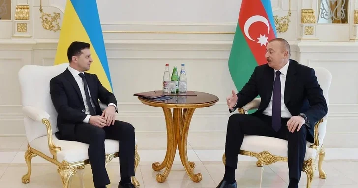 Баку и Киев осудили авиаудары России по нефтебазе азербайджанской SOCAR