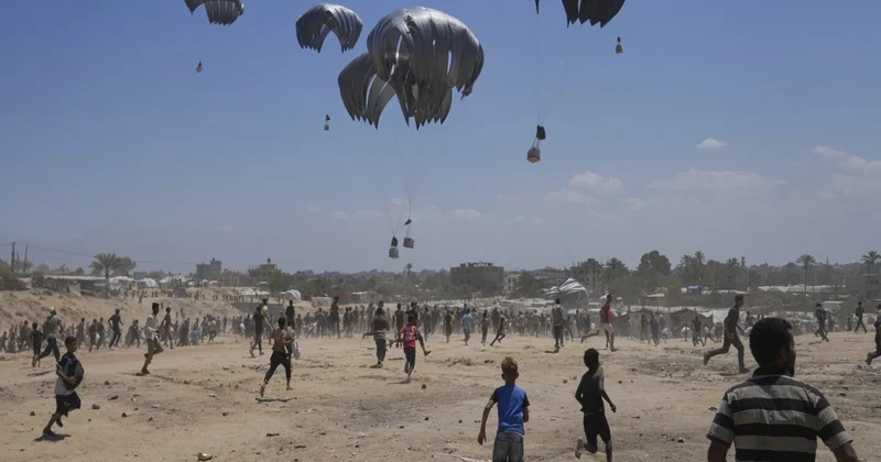 Qəzzaya hava yolu ilə 7 ölkədən 131 konteyner humanitar yardım çatdırılıb