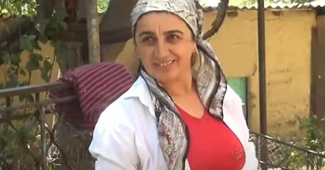 Bu qadın hücum edən çaqqalı əlləri ilə öldürüb Video