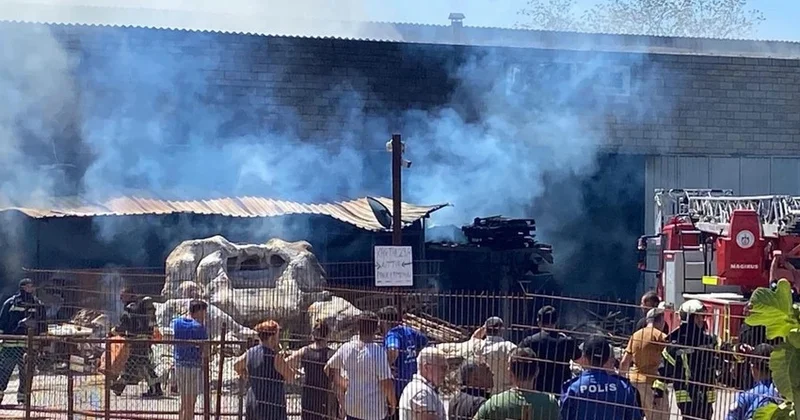 Türkiyədə üç yanaşı fabrik yanır