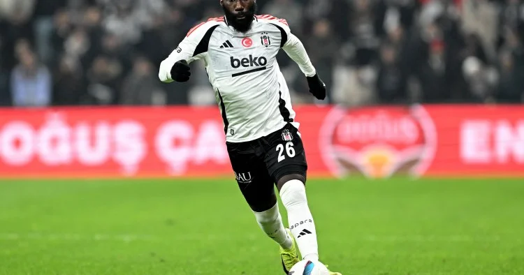 Beşiktaş dan ayrılan müdafiəçi Premyer Liqaya qayıtdı RƏSMİ