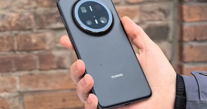 Huawei разрабатывает смартфон с встроенным вентилятором для охлаждения