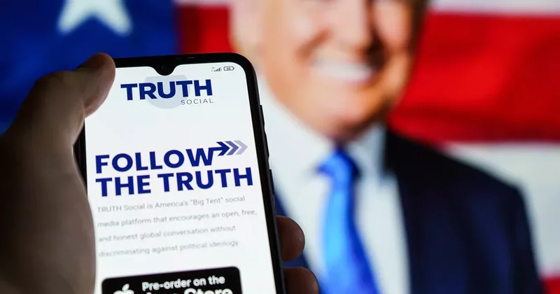 Чатбот Truth Social стал спорить с Трампом