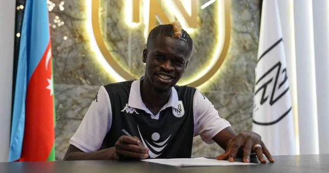 Neftçi Fransa Liqa 1 dən müdafiəçi transfer etdi Rəsmi