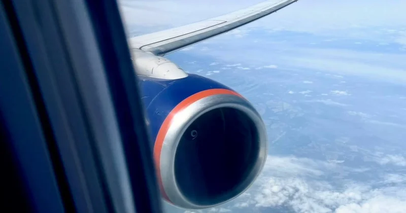 Rusiyalı hərbi ekspert “Aeroflot” reysində üzərində Bakı görüntülü şokoladdan danışdı FOTO KONKRET