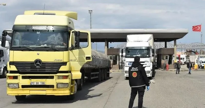 Türkiyənin Habur Gömrük Qapısında gündəlik yük maşınlarının rekord sayında yola çıxış olub
