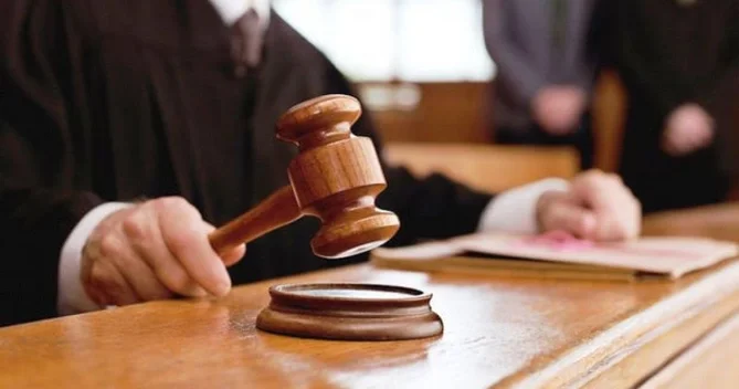 Bakıda qayınanasını bıçaqlayan şəxsə şərti cəza verildi