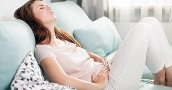 Ağrılı aybaşı normal sayılmamalıdır Həkimdən xəbərdarlıq