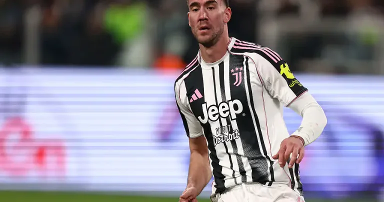 Beşiktaş serb hücumçuya illik 8 milyon avro maaş təklif etdi