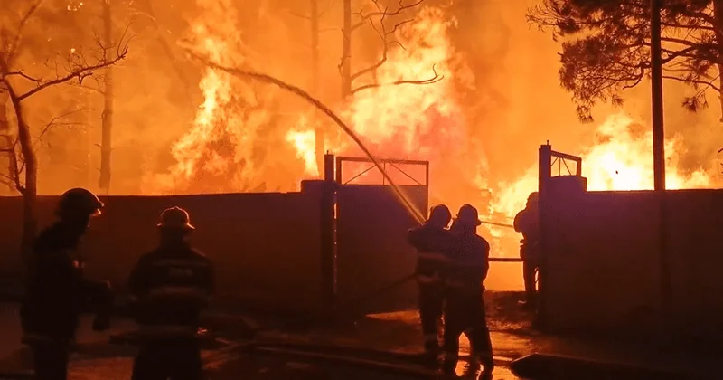 Mediada yayılan məlumatlara görə, Omsk Neft Emalı Zavodunda boşalma baş verib