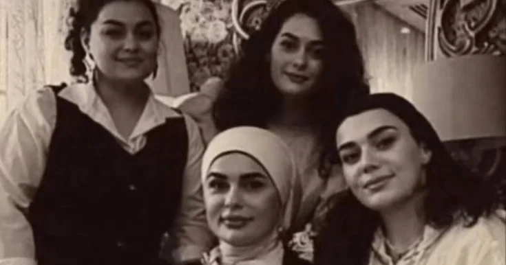 Fərqanə Qasımova qızları ilə fotosunu paylaşıb bunları yazdı