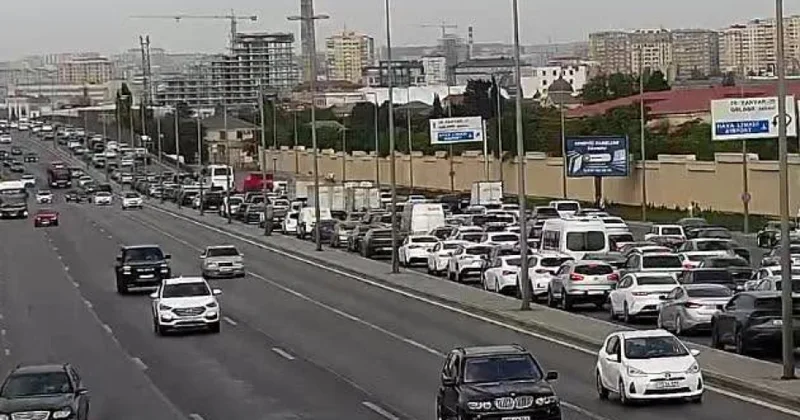 Bakıda sıxlıq olan yollar açıqlanıb