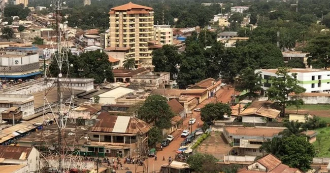 Kamerun prezidenti iki aydır ölkə xaricindədir Reuters