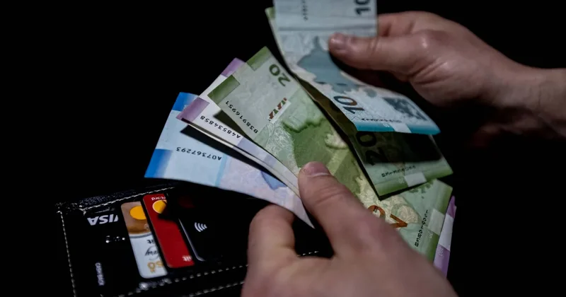 В Азербайджане среднемесячная заработная плата выросла на 7%