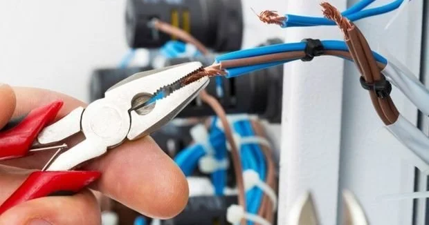59 yaşlı kişini elektrik vurdu