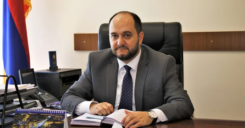 Araik Harutyunyandan müxalifətçi deputata: “Sizin Köçəryan ailəsi ilə hansı münasibətiniz var?” VİDEO KONKRET