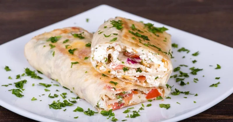 Bir neçə dəqiqəyə hazırlanan doyumlu zülallı nahar Toyuqlu roll