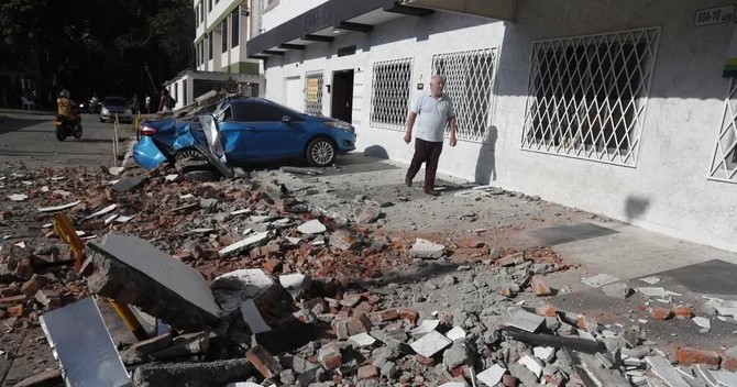 Kolumbiyada 7,4 bal gücündə zəlzələ: Dağıntılar altında qalanlar var DƏHŞƏTLİ KADRLAR