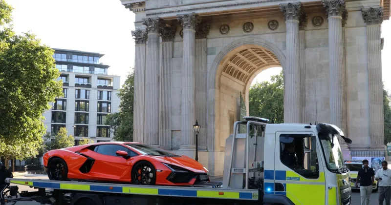 Londonda 8 milyon funt sterlinqdən çox dəyəri olan avtomobillər müsadirə edilib