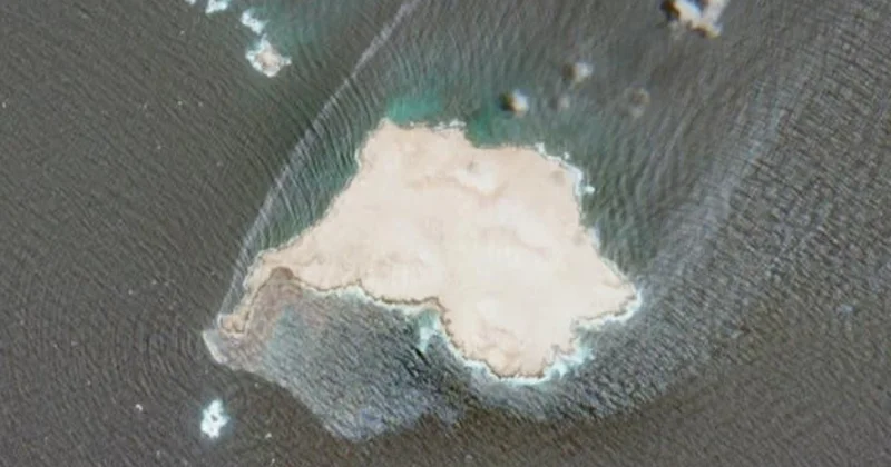 Oman sahillərində batan tankerdən neft sızması baş verib