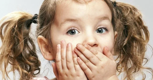 Səhiyyə Nazirliyi xəbərdarlıq edir: Uşağın ağız qoxusu bu səbəblərdən ola bilər