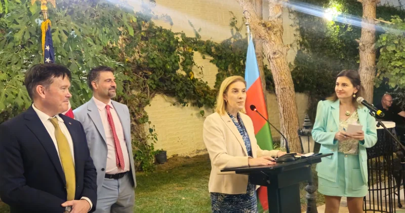 ABŞ ın Azərbaycandakı yeni diplomatları baş redaktorlara tanış olub FOTO