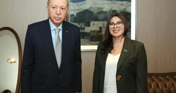 Səbinə Salmanova Ərdoğanla görüşüB FOTO