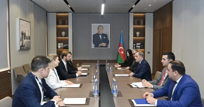 Ceyhun Bayramov ABŞ Dövlət Departamentinin rəsmisi ilə görüşüb