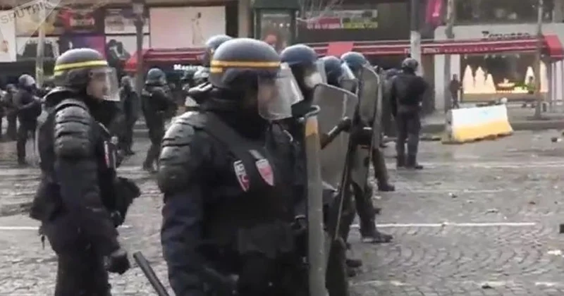 Францию охватили протесты ВИДЕО