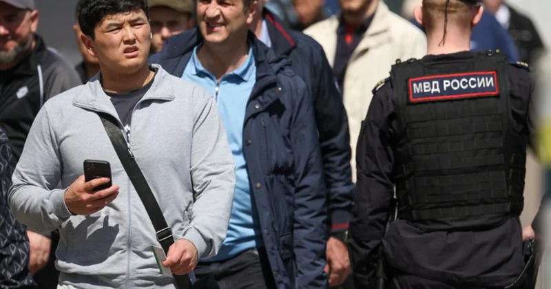 Rusiyadakı qeyri qanuni yaşayan miqrantların bir günü qaldı