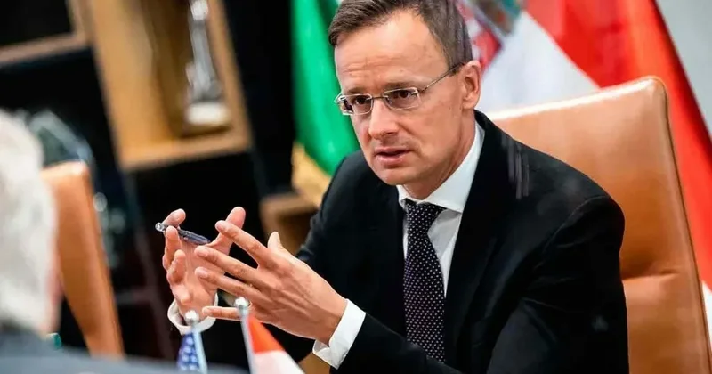 Siyarto: Ukraynanın “Drujba” neft kəmərinə hücumları Rusiyaya deyil, Macarıstana zərər vurur