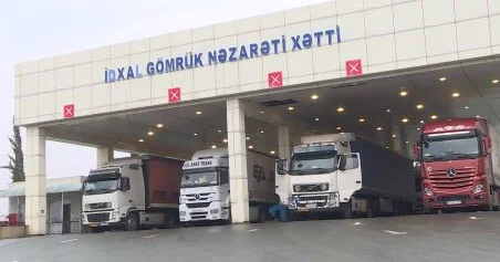 Bir qrup adam ölkəyə gizli yolla mal gətirir Şəbəkənin başında kimlər dayanır?