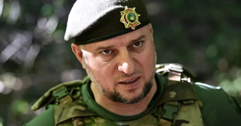 Алаудинов ищет загадочного мужчину в трусах и просит о помощи Minval Politika