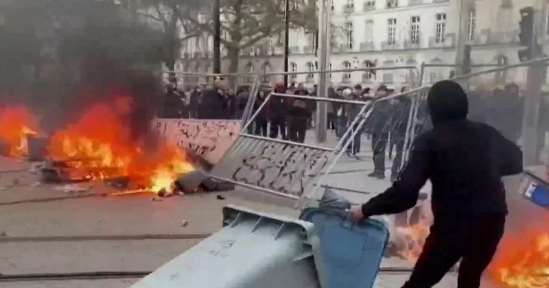Во Франции пригрозили отрезать голову Макрону ВИДЕО
