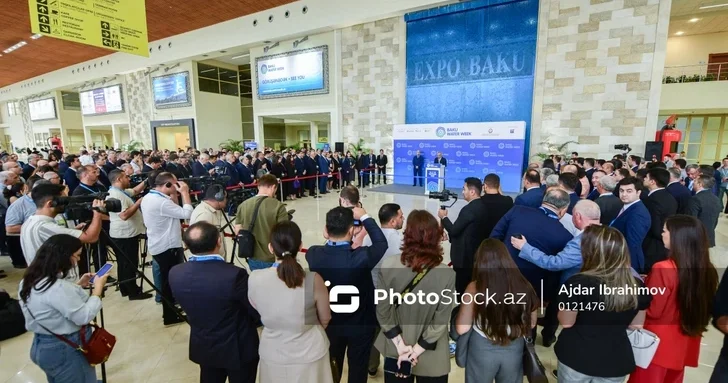 В Баку проходит церемония открытия водной недели