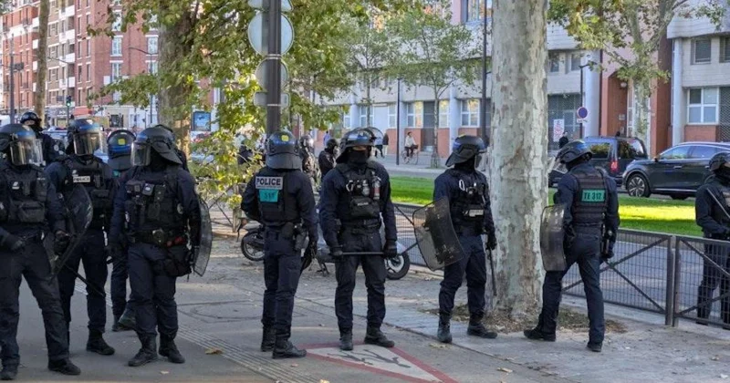 Fransada aksiyalar başladı Polislə etirazçılar arasında qarşıdurma VİDEO