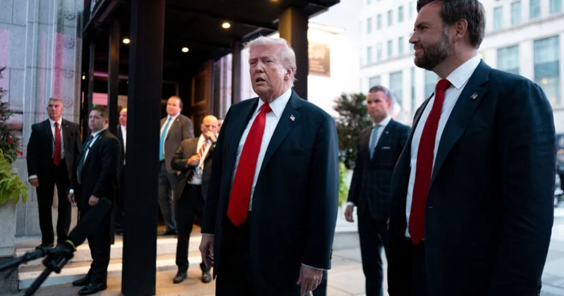 Трампа у ресторана встретили криками Гитлер нашего времени