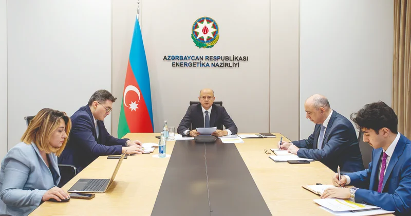Təmiz Enerji Mərkəzində müzakirə