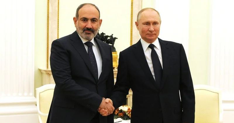 Paşinyan Putinlə dövlətlərarası əməkdaşlıq perspektivlərini müzakirə edib