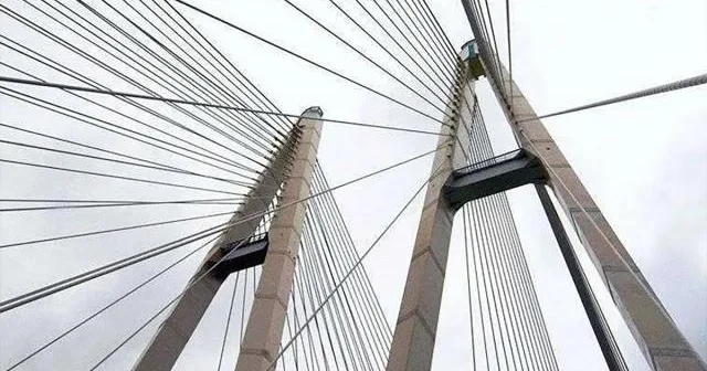 Çinin şərqində dünyanın ən uzun kanatlı körpüsü açılıb