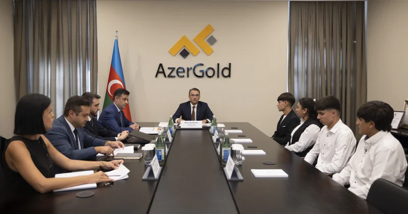Zakir İbrahimov “Gələcəyin mədənçisi” təhsil layihəsinin iştirakçıları ilə görüşüb