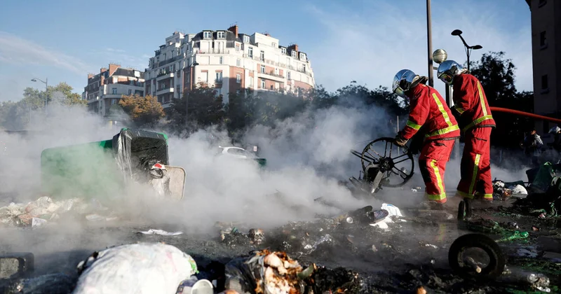 Протестующие в Париже потребовали отставки Макрона и эшафота для главы МВД