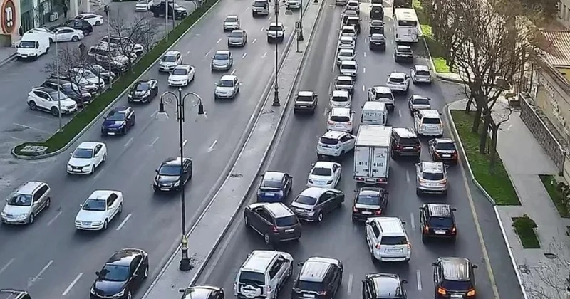 Bu yollarda tıxac var Sürücülərin nəzərinə!