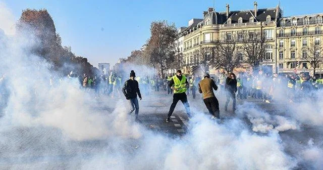 В Париже задержаны 250 человек ВИДЕО