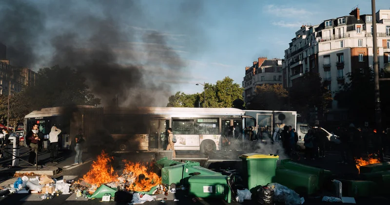 Politoloq: Fransada etirazların səbəbi sosial xərclərin azaldılmasıdır
