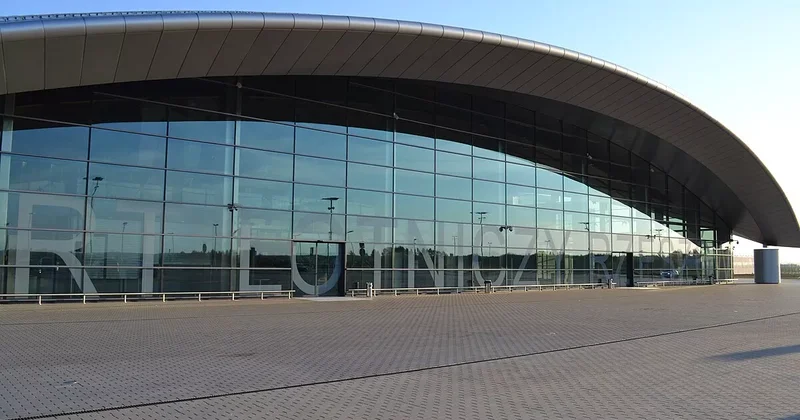 Польша приостановила авиасообщение в ряде городов