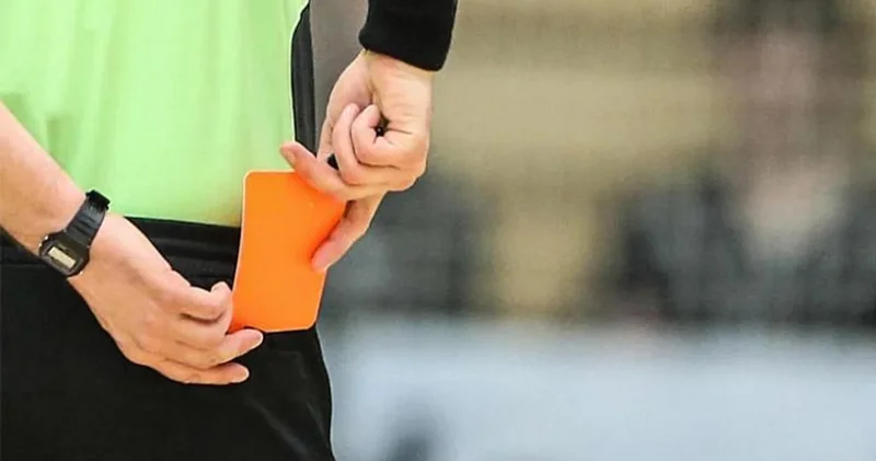 AFFA hakimi təhqir edən futbolçuya ağır cəza verdi