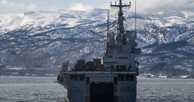 NATO Rusiyanın Arktikada gizli silahlarla əməliyyatının qarşısını alıb